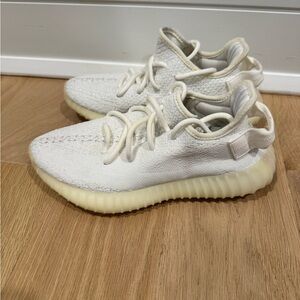 Adidas Yeezy Boost 350 V2 in White and Cream size 4 kids